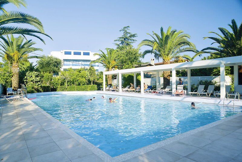 TRYP by Wyndham Corfu Dassia Stad Dassia Corfu Beste Prijs € 553.00