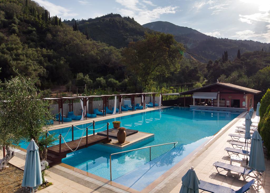 Marina 8-daagse Zonvakantie naar Corfu bij Marina