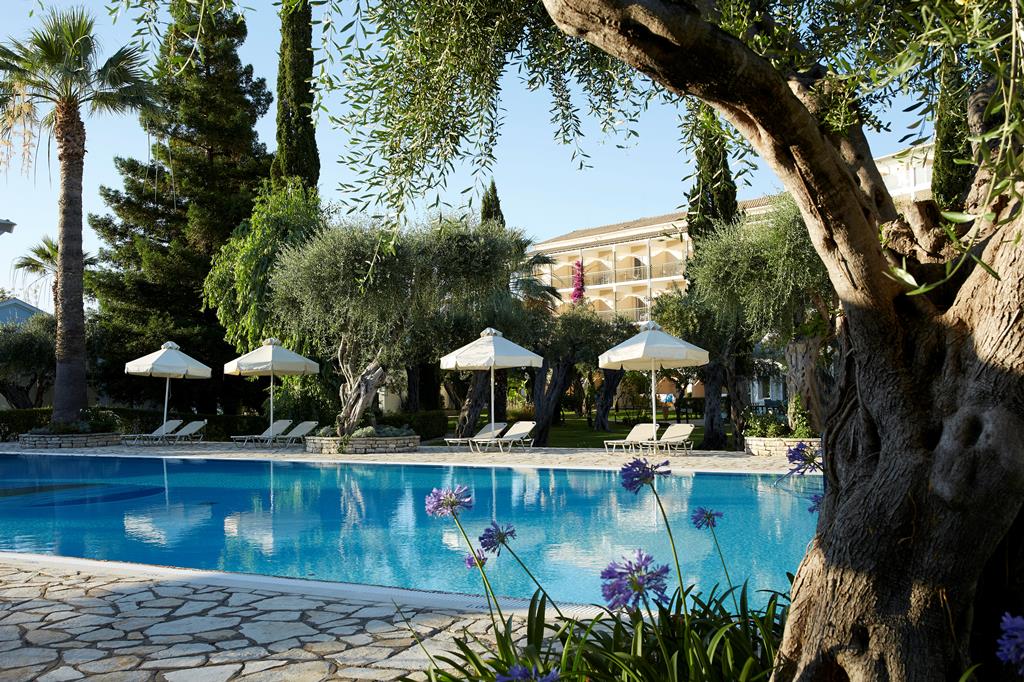 Delfinia 8-daagse Zonvakantie naar Corfu bij Delfinia