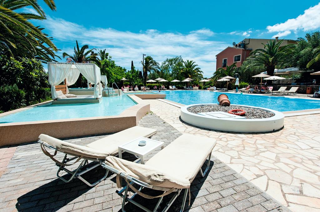 Art Debono 8-daagse Zonvakantie naar Corfu bij Art Debono